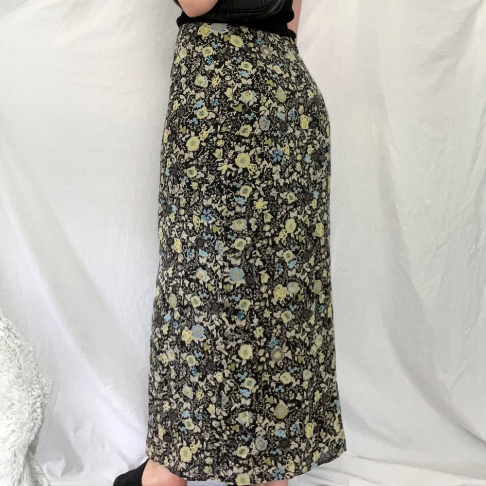 Vintage Floral Maxi Skirt 🥂 - Picture 2 of 5